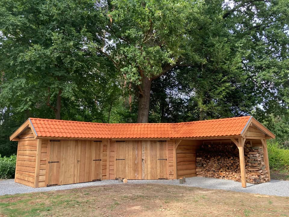 Abri de jardin en chêne — Taïga