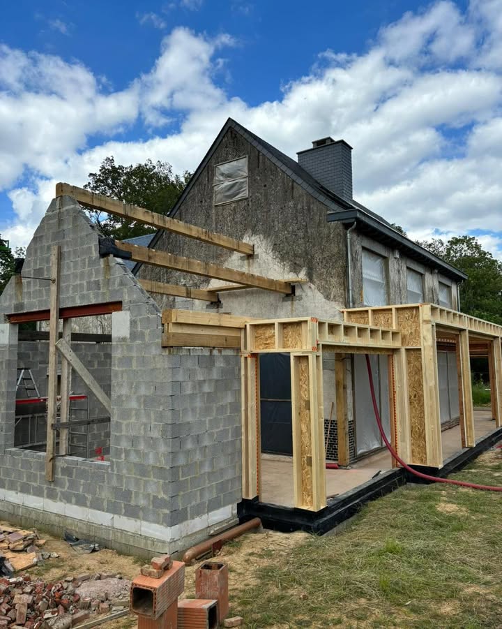 Maison à charpente apparente — Taïga