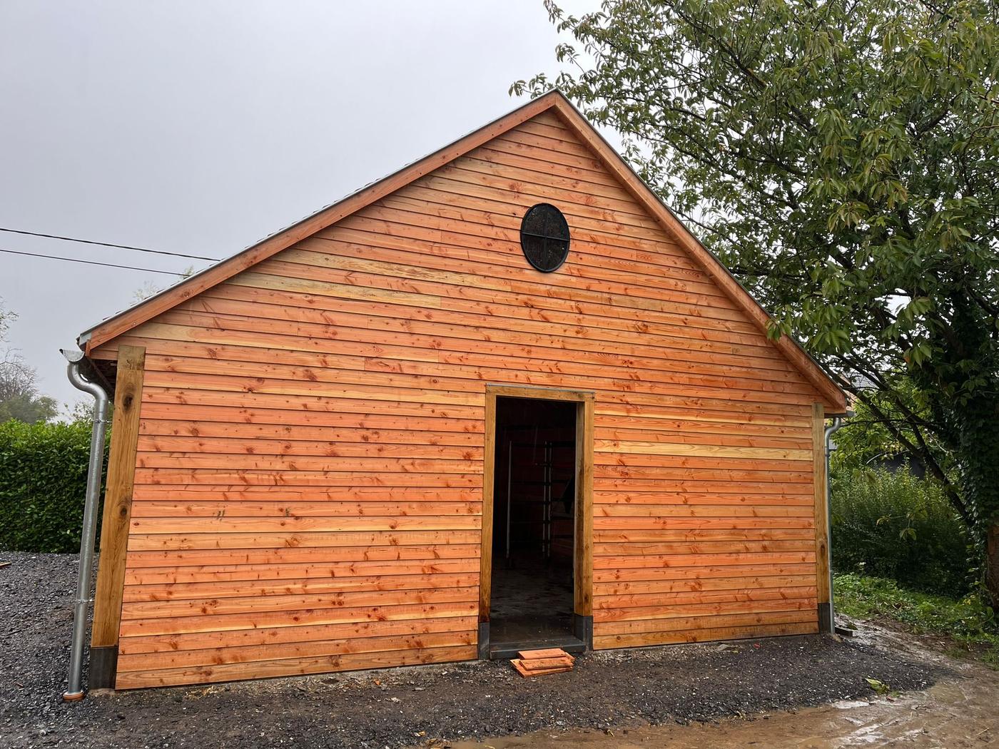 Annexe à croupes et carport en chêne — La Bruyère