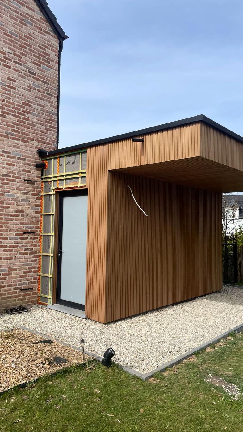 Bardage vertical d’un garage — Ottignies-Louvain-la-Neuve — étape 1